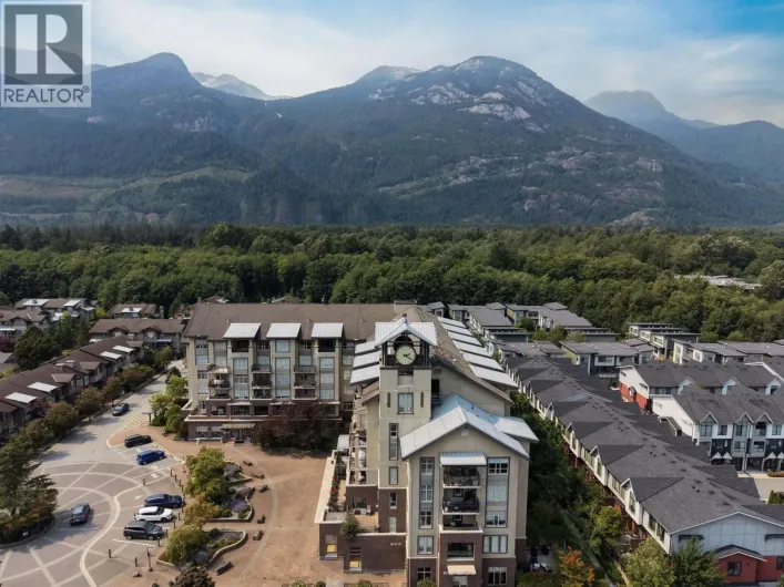 305 1211 VILLAGE GREEN WAY, Squamish