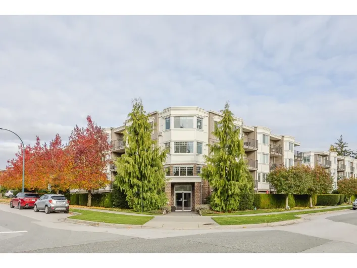 305 15357 ROPER AVENUE, White Rock