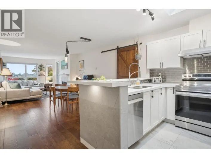 305 1707 CHARLES STREET, Vancouver