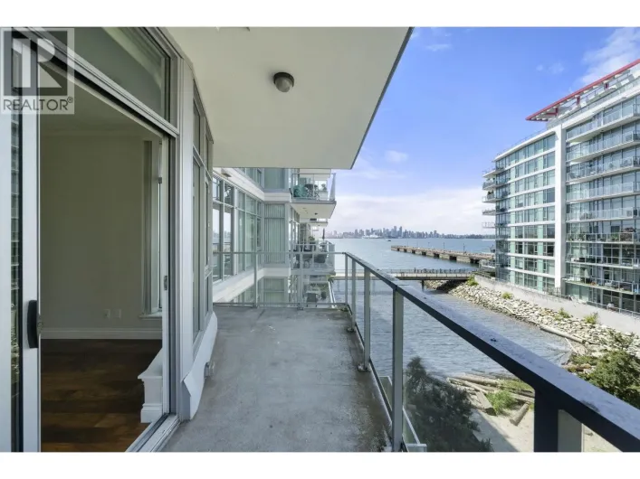 305 185 VICTORY SHIP WAY, North Vancouver