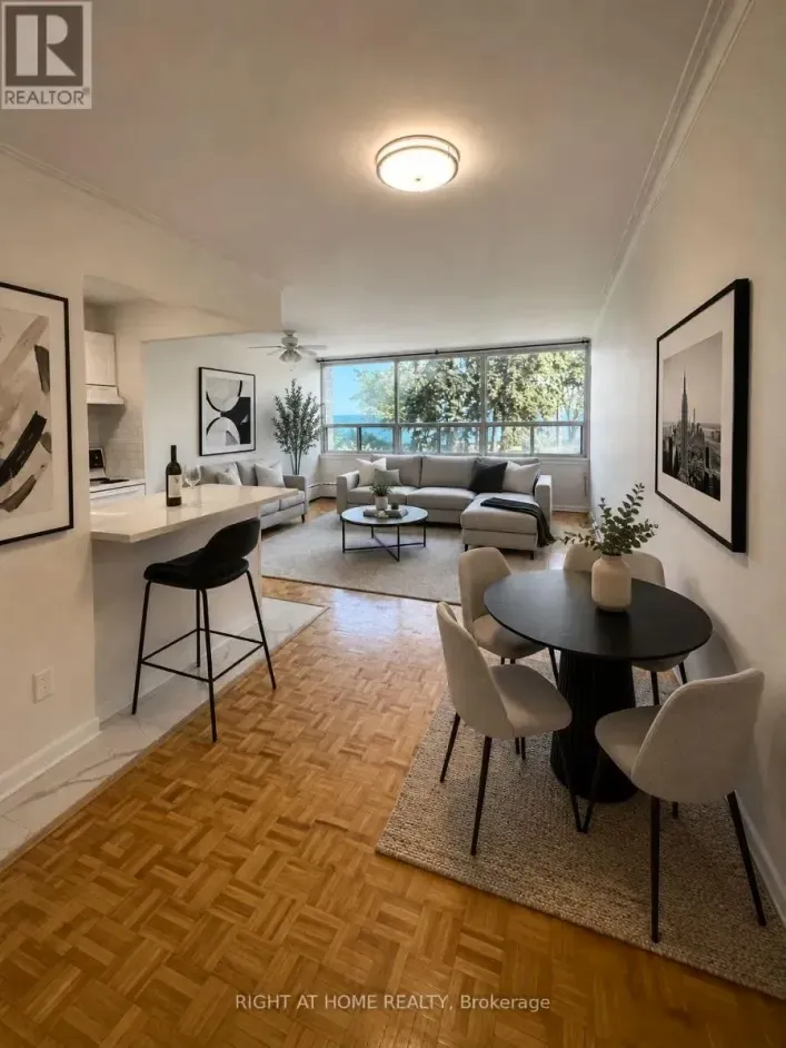 Other for rent: 305 - 2 ROYAL YORK ROAD, Toronto