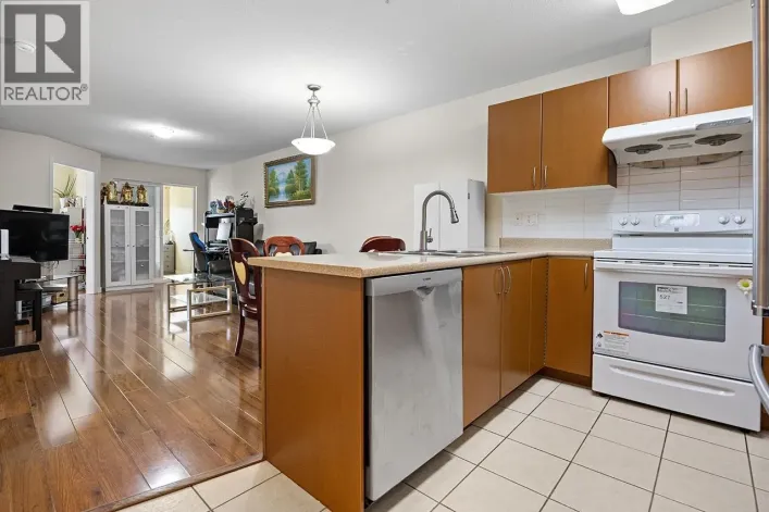 305 2028 E 37TH AVENUE, Vancouver