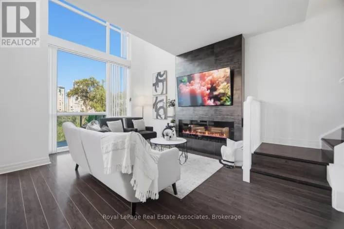 305 - 220 BURNHAMTHORPE ROAD W, Mississauga