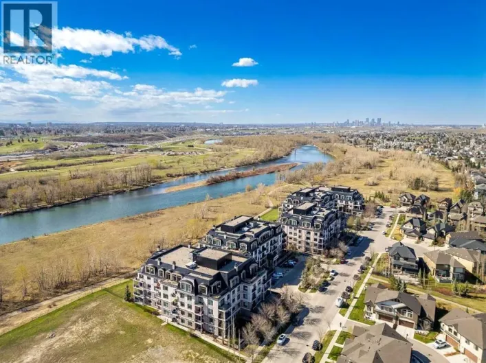 305, 221 Quarry Way SE, Calgary