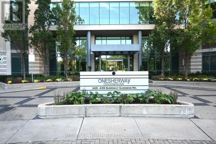 305 - 235 SHERWAY GARDENS ROAD, Toronto