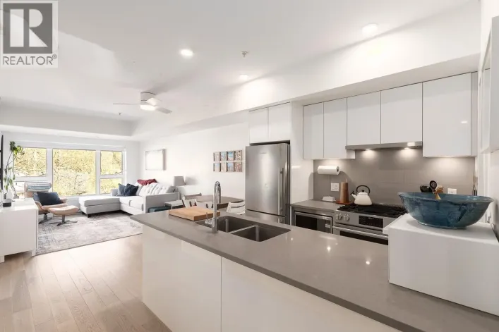 305 2666 DUKE STREET, Vancouver