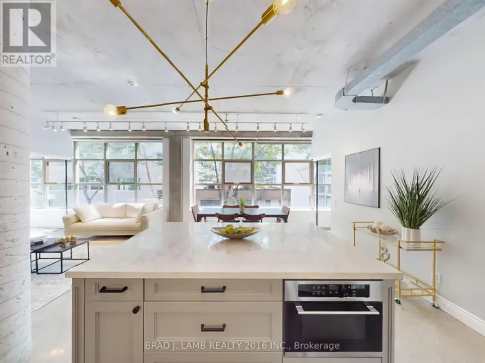 305 - 29 CAMDEN STREET, Toronto