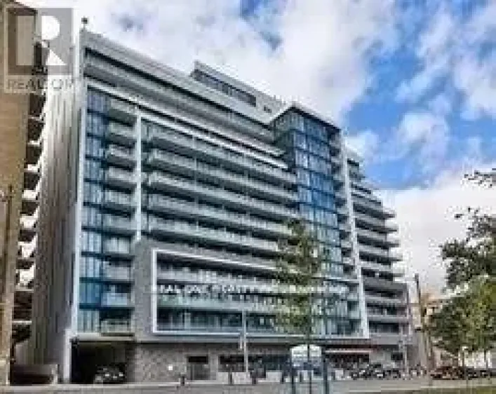 305 - 3018 YONGE STREET, Toronto