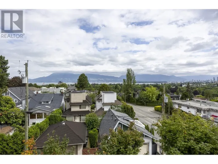 305 3639 W 16TH AVENUE, Vancouver