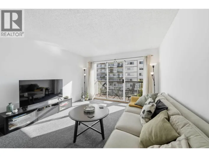 305 428 AGNES STREET, New Westminster