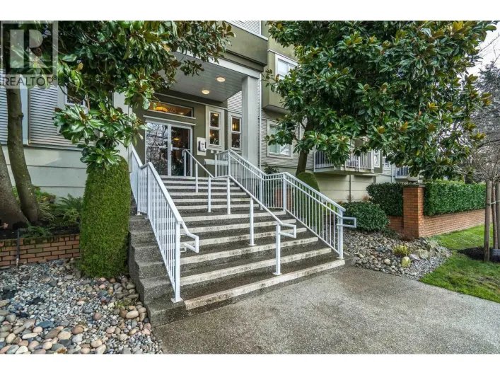 305 4728 53 STREET, Delta