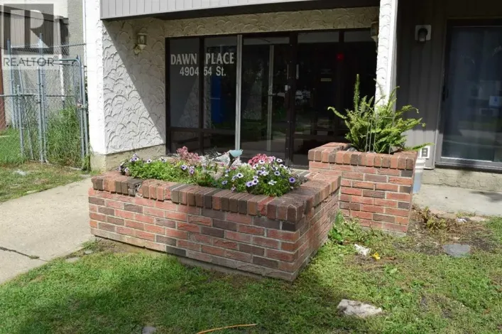 305, 4904 54 Street, Red Deer