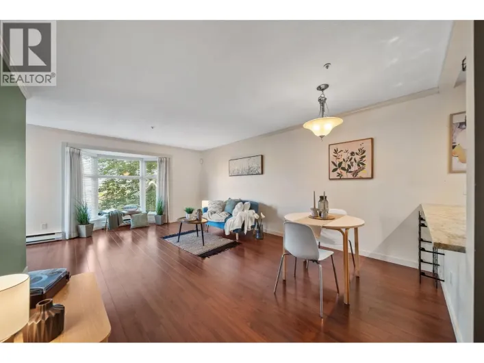 305 526 THIRTEENTH STREET, New Westminster