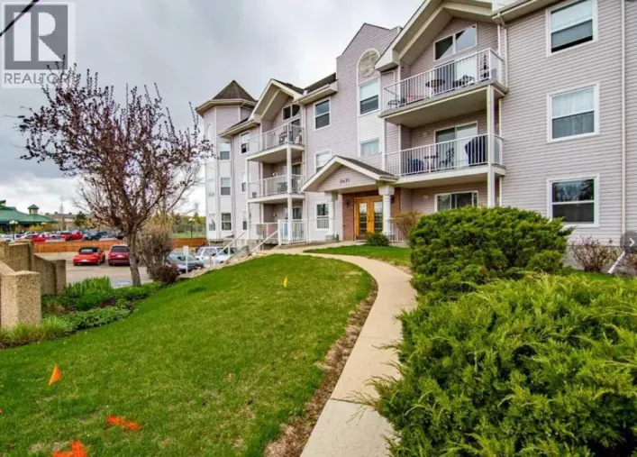 305, 5435 Lakeshore Drive, Sylvan Lake