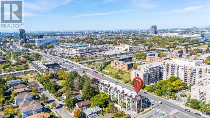 305 - 639 LAWRENCE AVENUE, Toronto