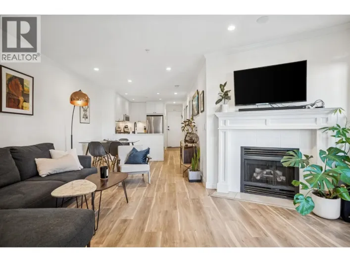 305 688 E 16TH AVENUE, Vancouver