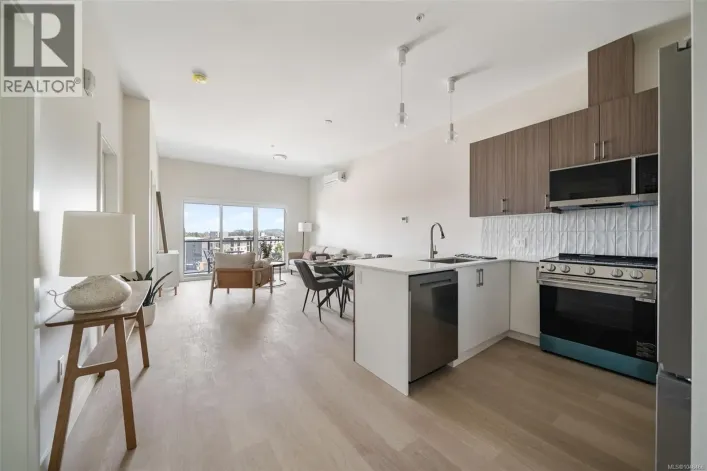 305 777 Station Ave, Langford