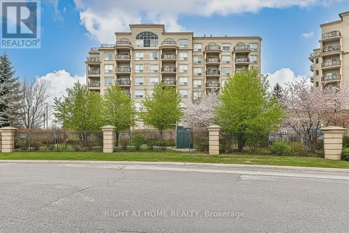 305 - 8 MAISON PARC COURT, Vaughan