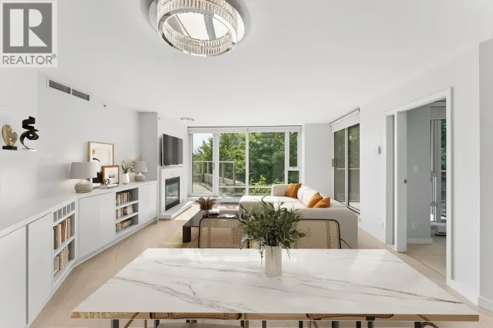305 8 SMITHE MEWS, Vancouver