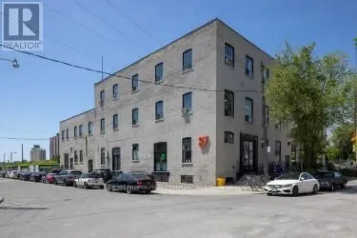 305 - 87 WADE AVENUE, Toronto