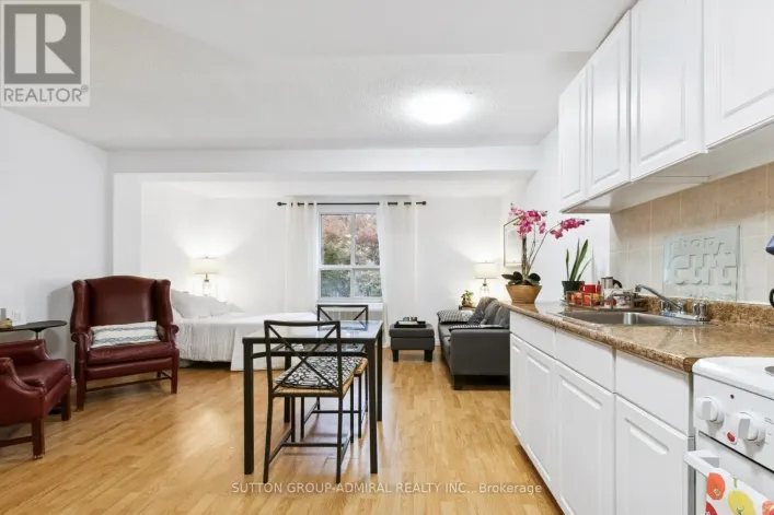 305 - 88 CHARLES STREET, Toronto