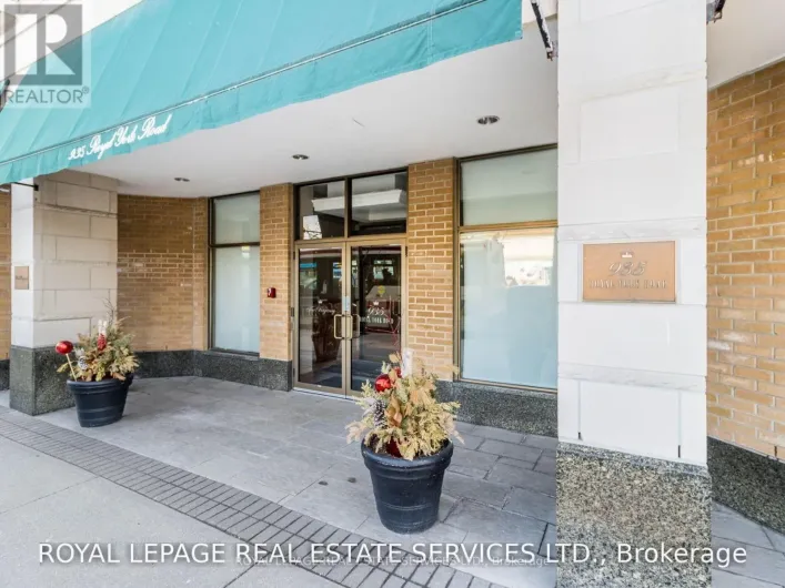 305 - 935 ROYAL YORK ROAD, Toronto