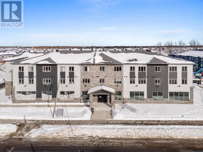 305 - 979 NORTH RUSSELL ROAD, Russell