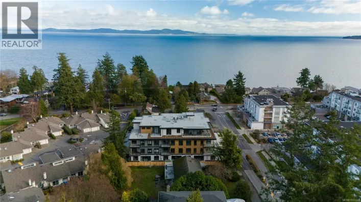305 990 Doumac Ave, Saanich