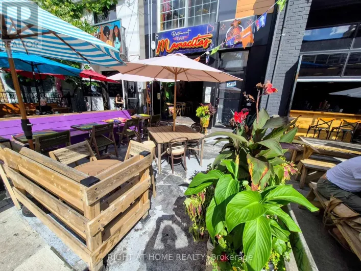 305 AUGUSTA AVENUE, Toronto
