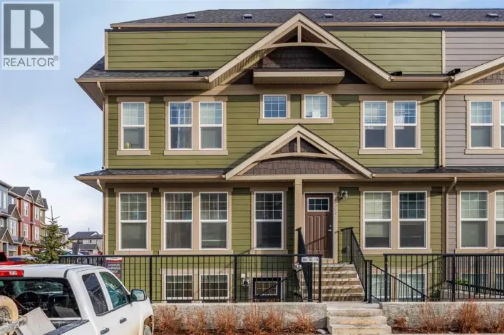 305 Cranbrook Square SE, Calgary