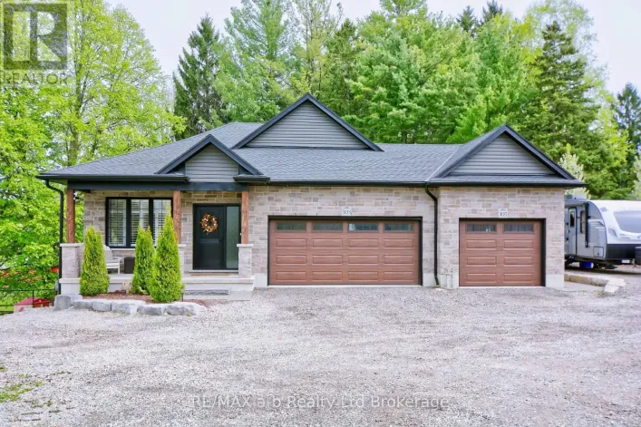 305 ROBINSON STREET, Woodstock