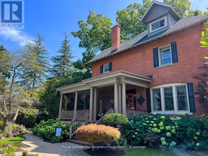 305 TRENT STREET W, Whitby