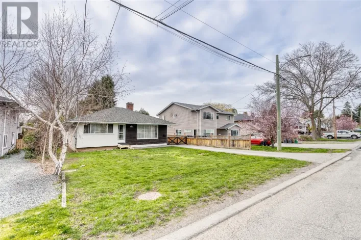 3054 Donald St, Saanich