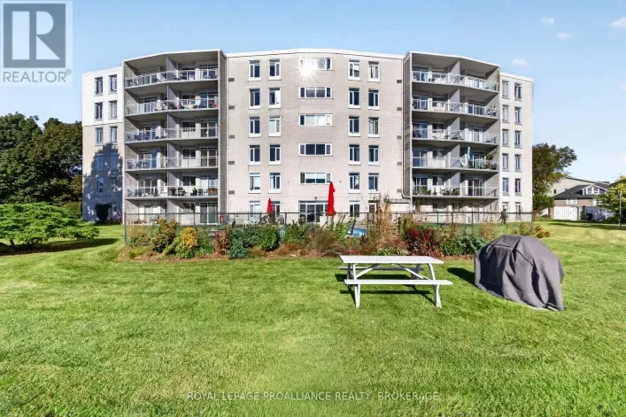 306 - 1 MOWAT AVENUE, Kingston