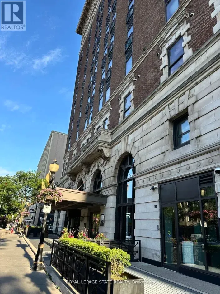Apartment for rent: 306 - 112 KING STREET E, Hamilton