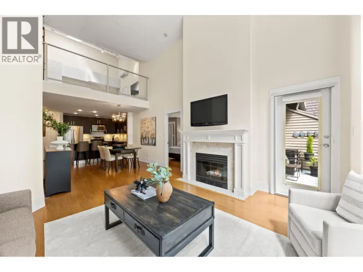 306 1140 STRATHAVEN DRIVE, North Vancouver