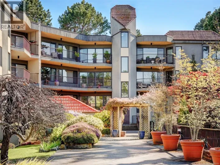 306 1149 Rockland Ave, Victoria