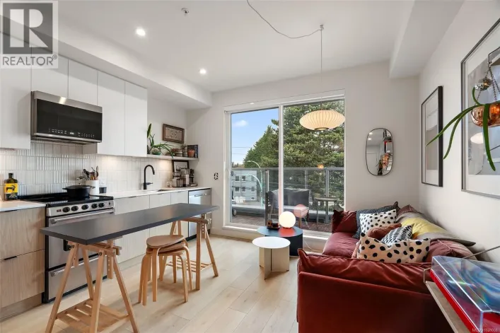 306 1301 Hillside Ave, Victoria