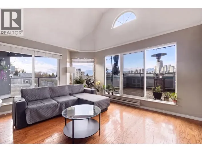 306 1345 W 4TH AVENUE, Vancouver