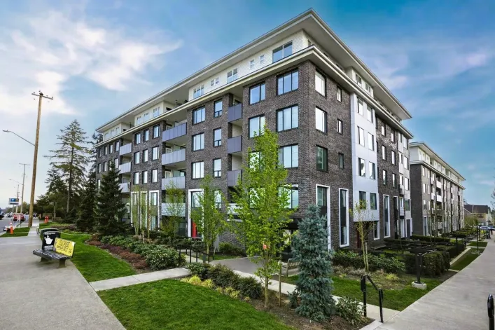 306 15858 FRASER HIGHWAY, Surrey