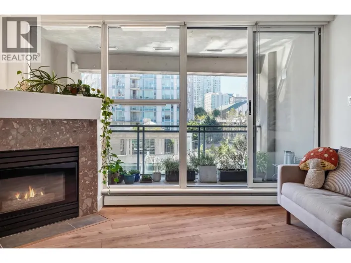 306 183 KEEFER PLACE, Vancouver