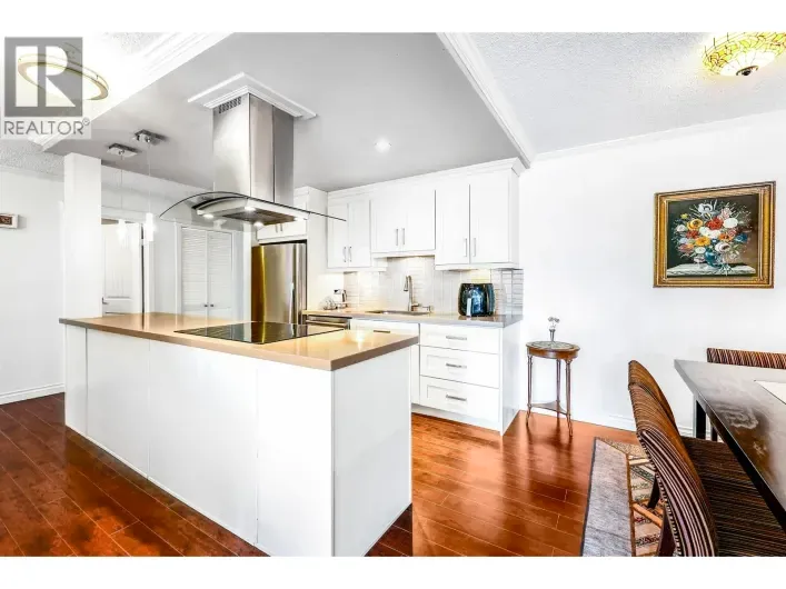 306 2020 FULLERTON AVENUE, North Vancouver
