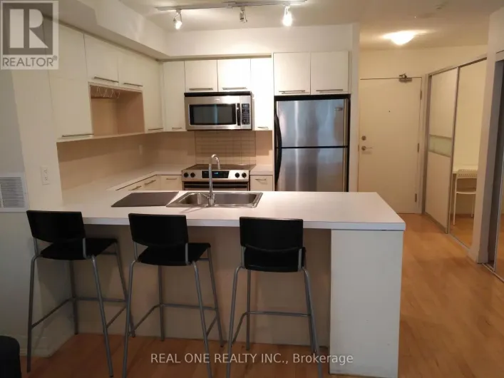 306 - 21 CARLTON STREET, Toronto
