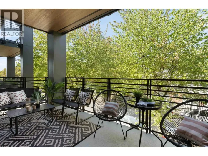 306 2450 GARDEN DRIVE, Vancouver