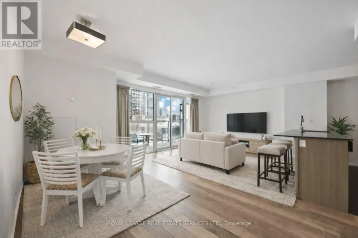 306 - 275 YORKLAND ROAD, Toronto