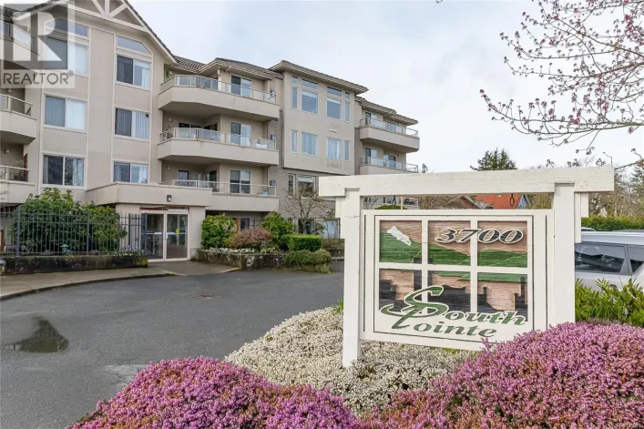 306 3700 Carey Rd, Saanich