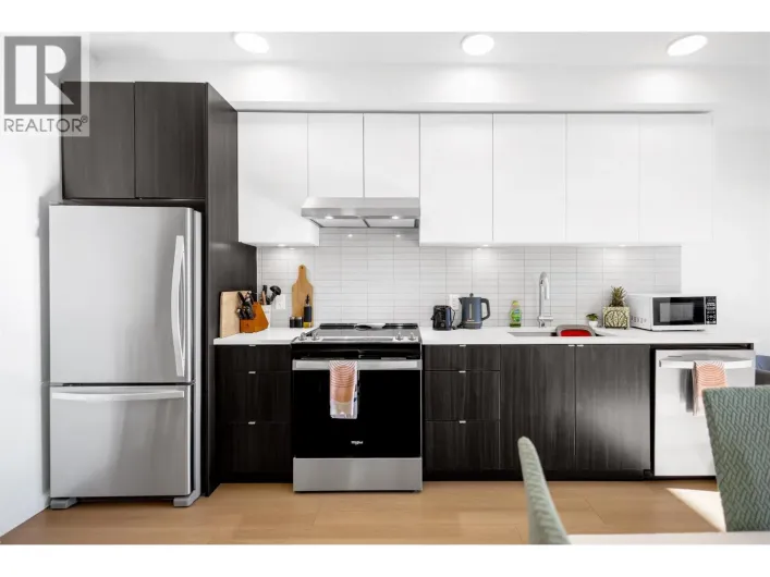 306 37994 2ND AVENUE, Squamish