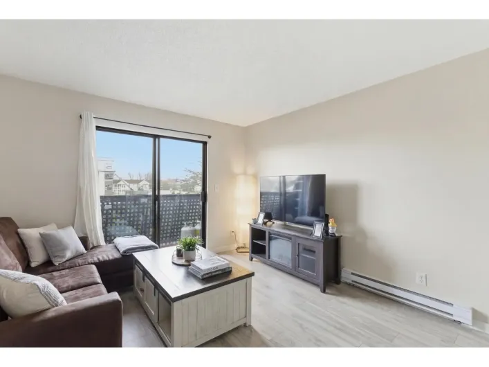 306 5906 176A STREET, Surrey