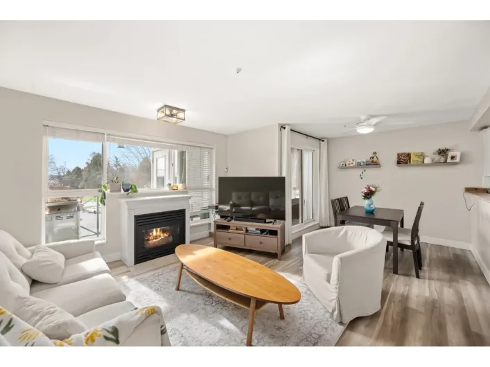 306 6390 196 STREET, Langley