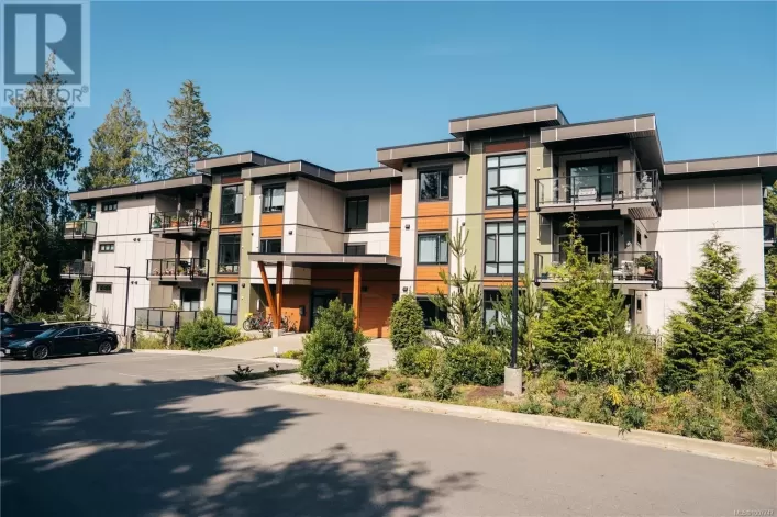 306 700 Yew Wood Rd, Tofino